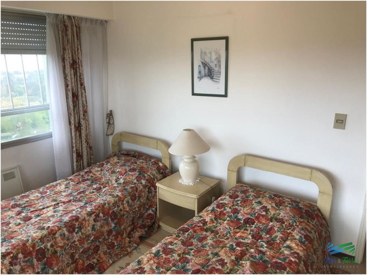 Apartamento ID.2802 - Venta apartamento de 3 dormitorios en Roosevelt 