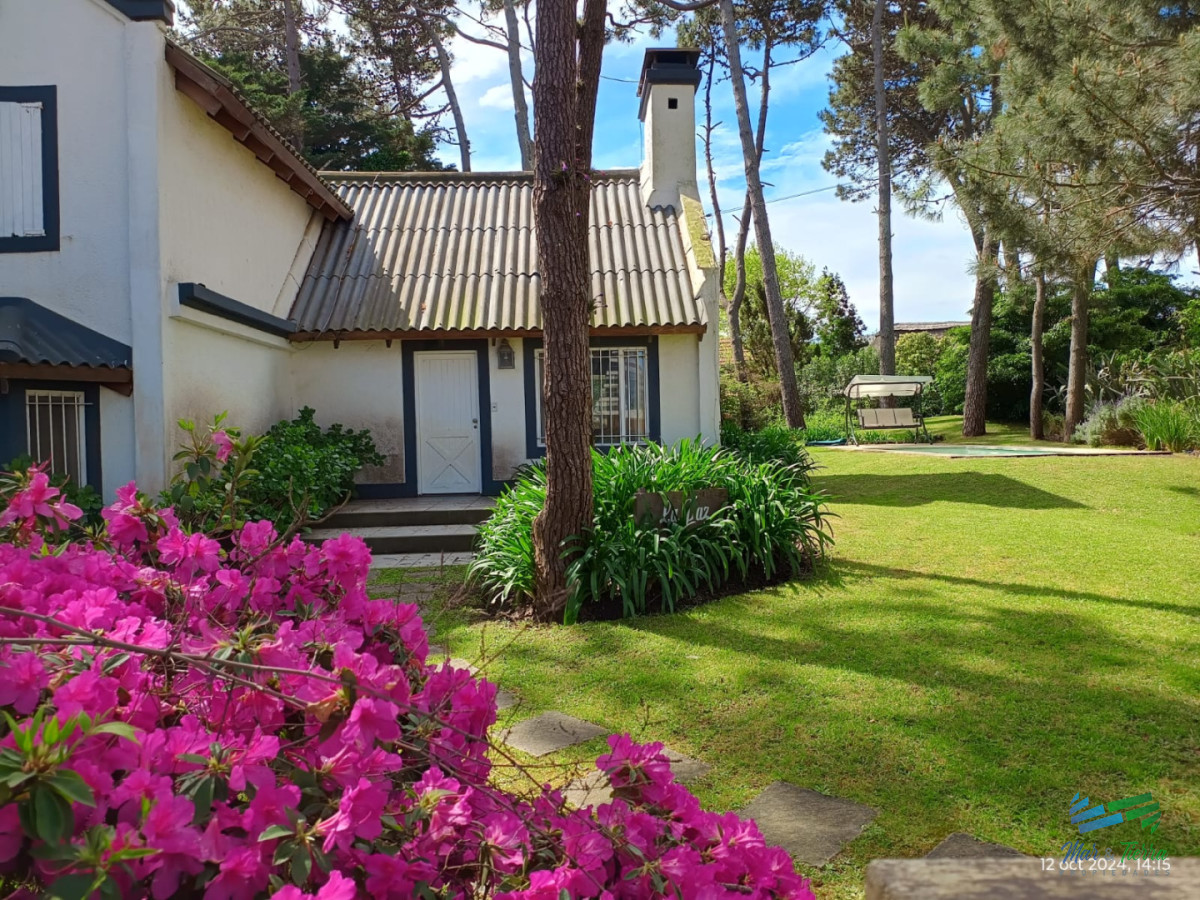 Casa ID.3160 - Alquiler casa de 3 dormitorios en Playa Brava 