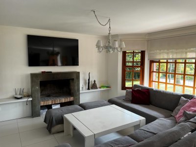 alquiler casa de 3 dormitorios con piscina en mansa  - spt3713c