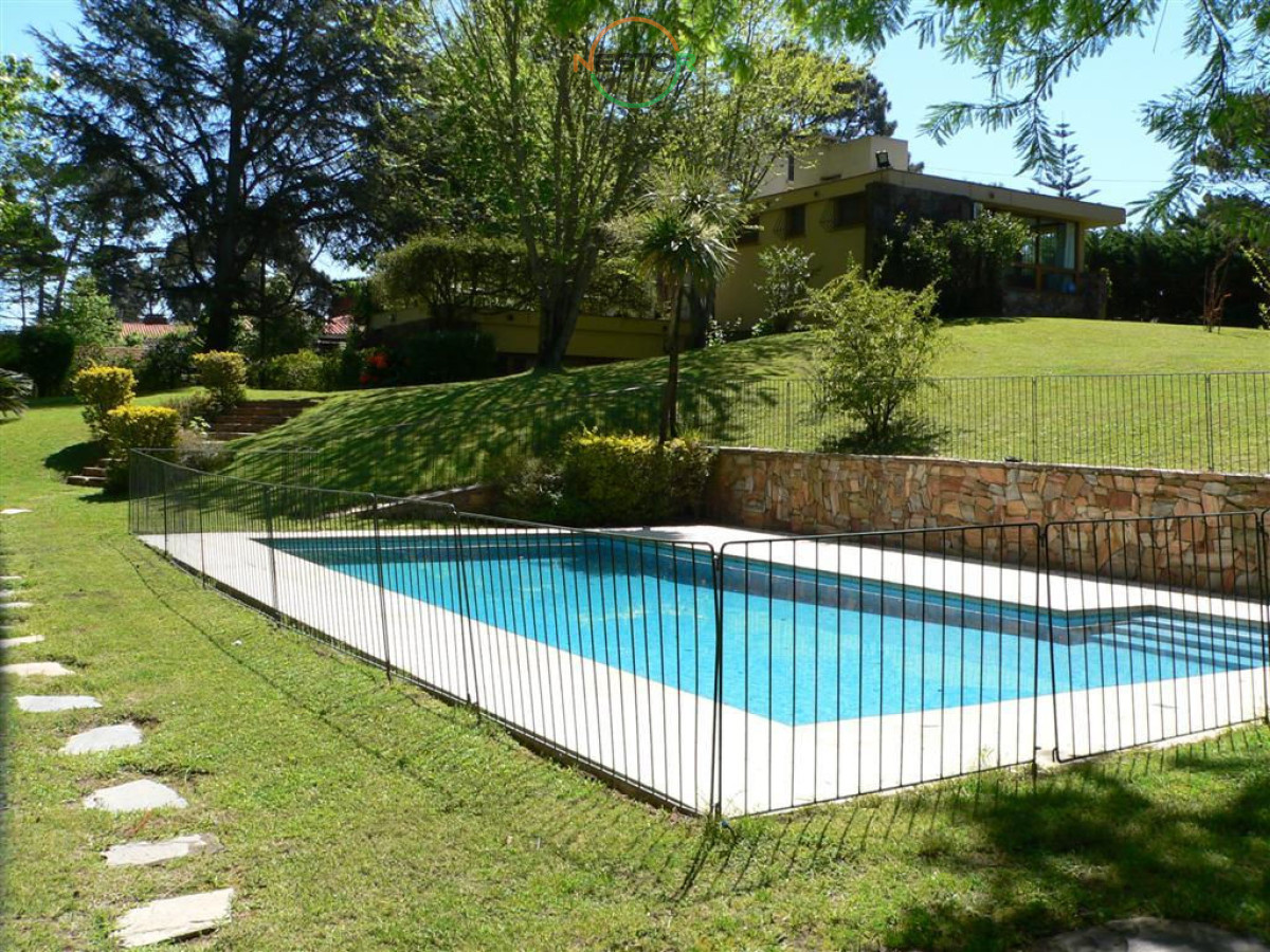 Casa ID.5416 - Venta casa en Playa Mansa 3 dormitorios 