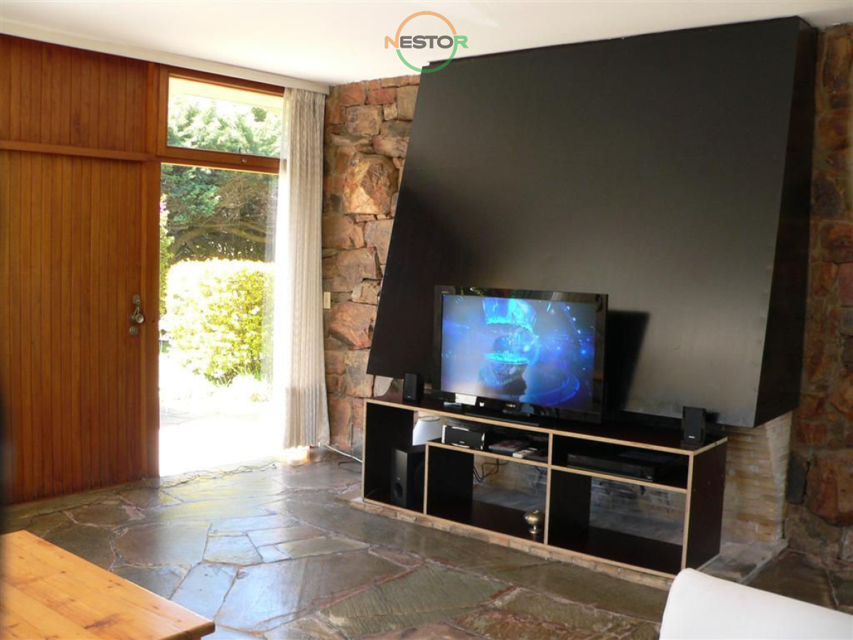 Casa ID.5416 - Venta casa en Playa Mansa 3 dormitorios 