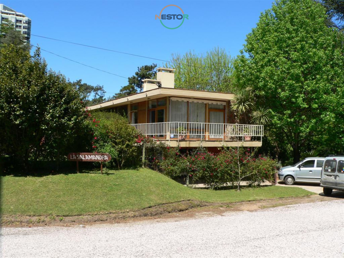 Casa ID.5416 - Venta casa en Playa Mansa 3 dormitorios 