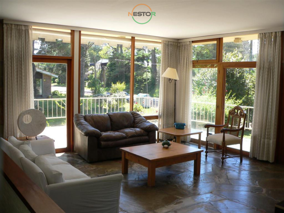 Casa ID.5416 - Venta casa en Playa Mansa 3 dormitorios 