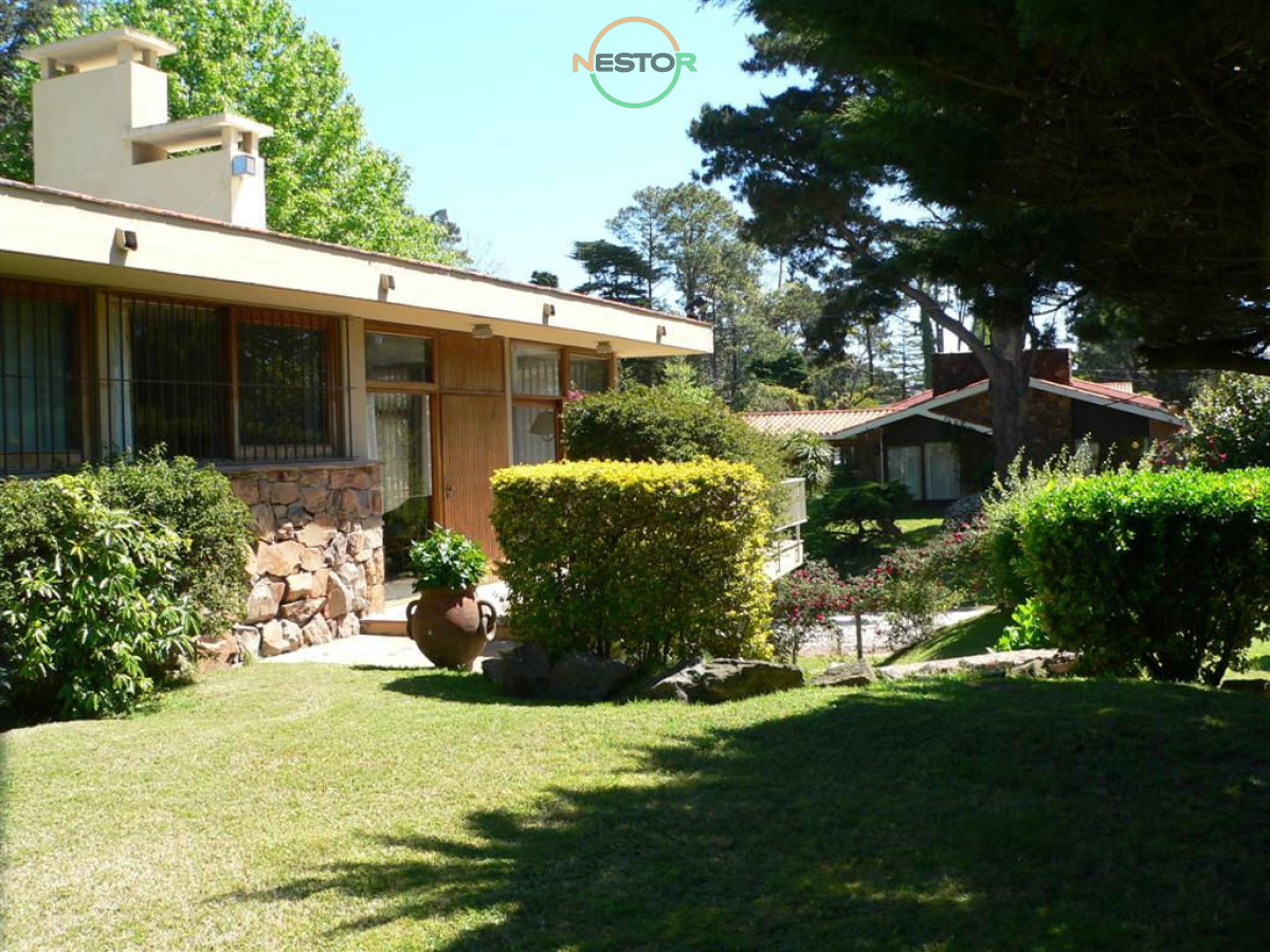 Casa ID.5416 - Venta casa en Playa Mansa 3 dormitorios 