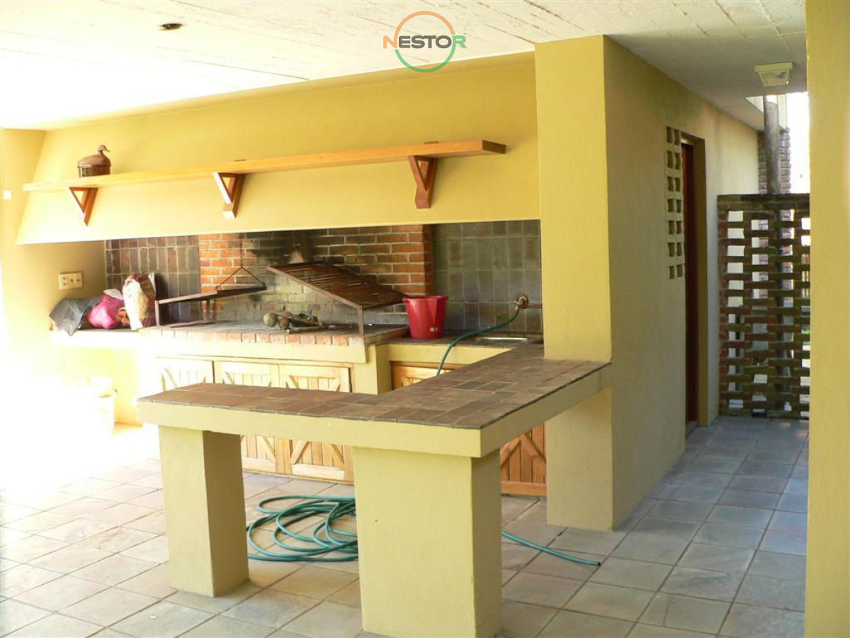 Casa ID.5416 - Venta casa en Playa Mansa 3 dormitorios 