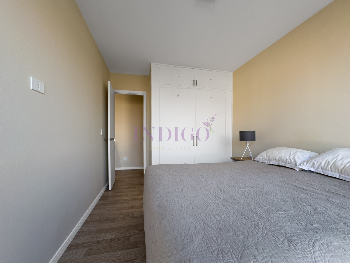 Apartamento Ref.1065 - Venta apartamento en Playa Mansa 1 dormitorio reciclado