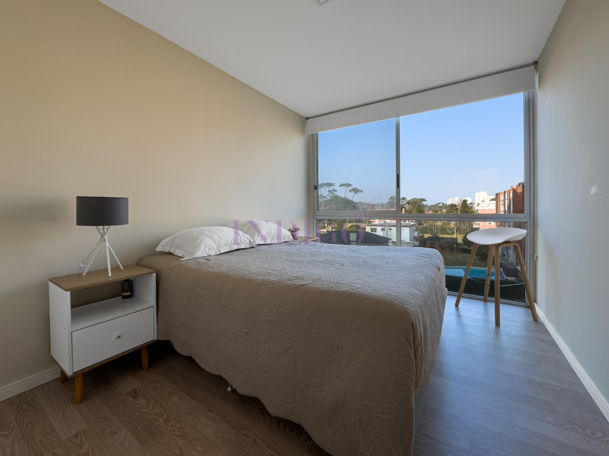 Apartamento Ref.1065 - Venta apartamento en Playa Mansa 1 dormitorio reciclado