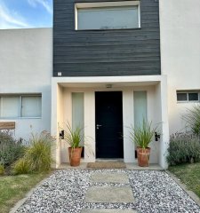 Alquiler casa 3 dormitorios en Manantiales