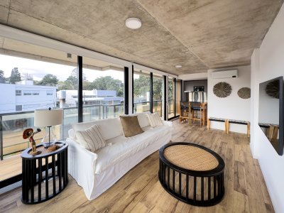 Apartamento ID.2138 - Venta apartamento 2 dormitorios en Playa Mansa, Punta del Este 