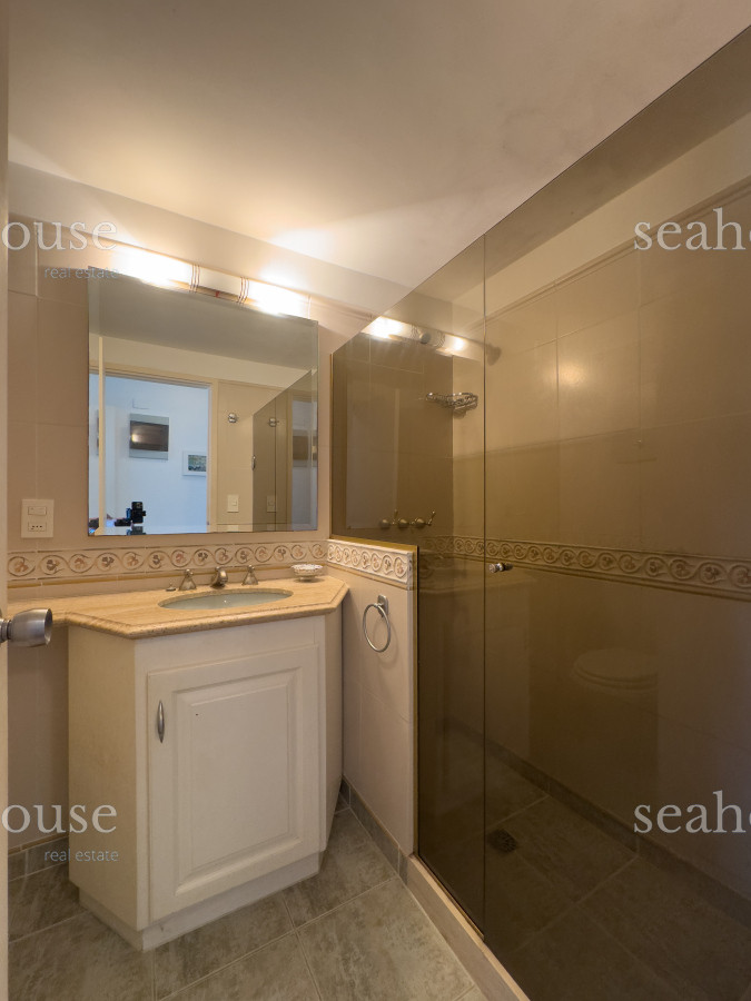 Apartamento Ref.1169 - Venta apartamento 2 dormitorios en Playa Mansa, Punta del Este 