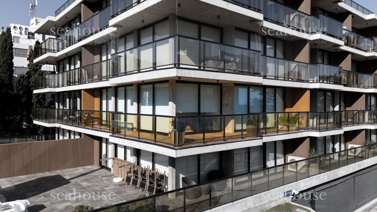 Apartamento Ref.739 - Venta apartamento 2 dormitorios en Playa Mansa, Punta del Este 