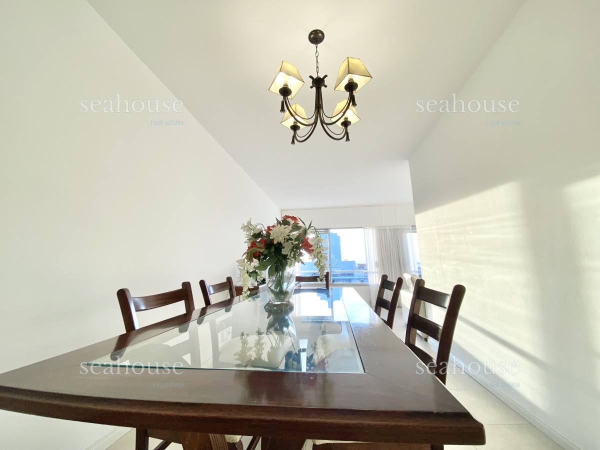 Apartamento Ref.843 - Venta apartamento de 2 dormitorios en Península, Punta del Este