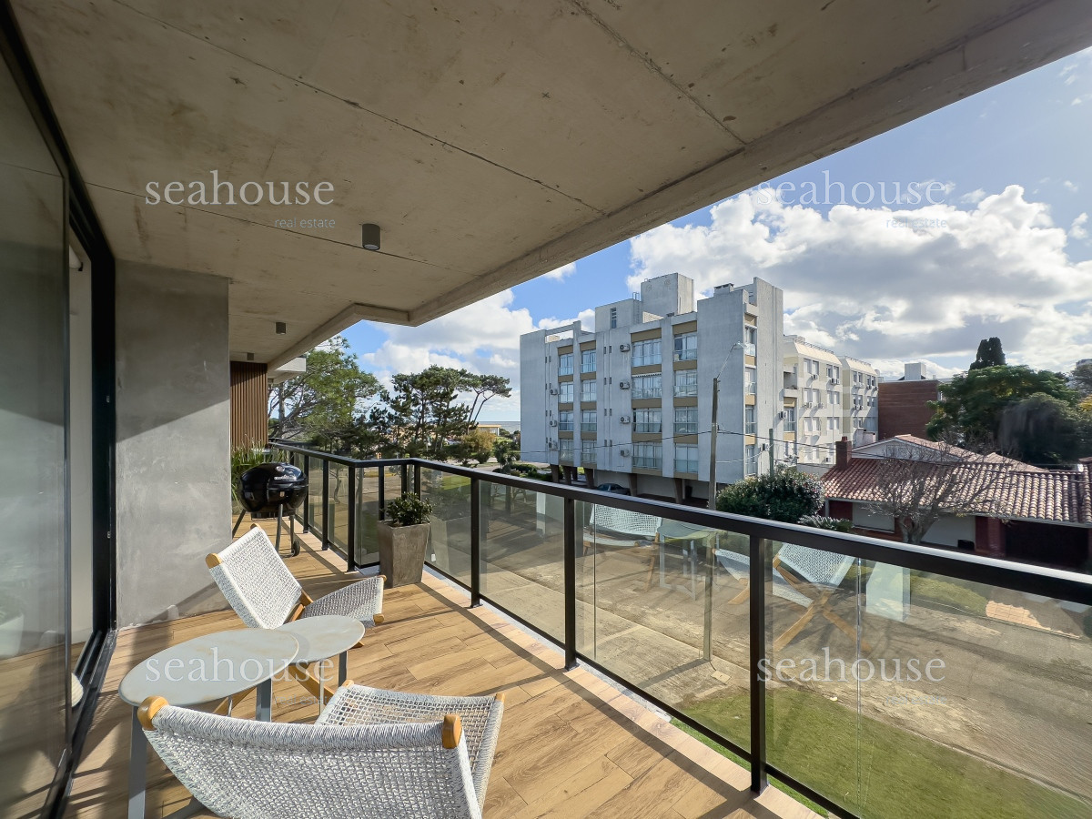 Apartamento Ref.739 - Venta apartamento 2 dormitorios en Playa Mansa, Punta del Este 
