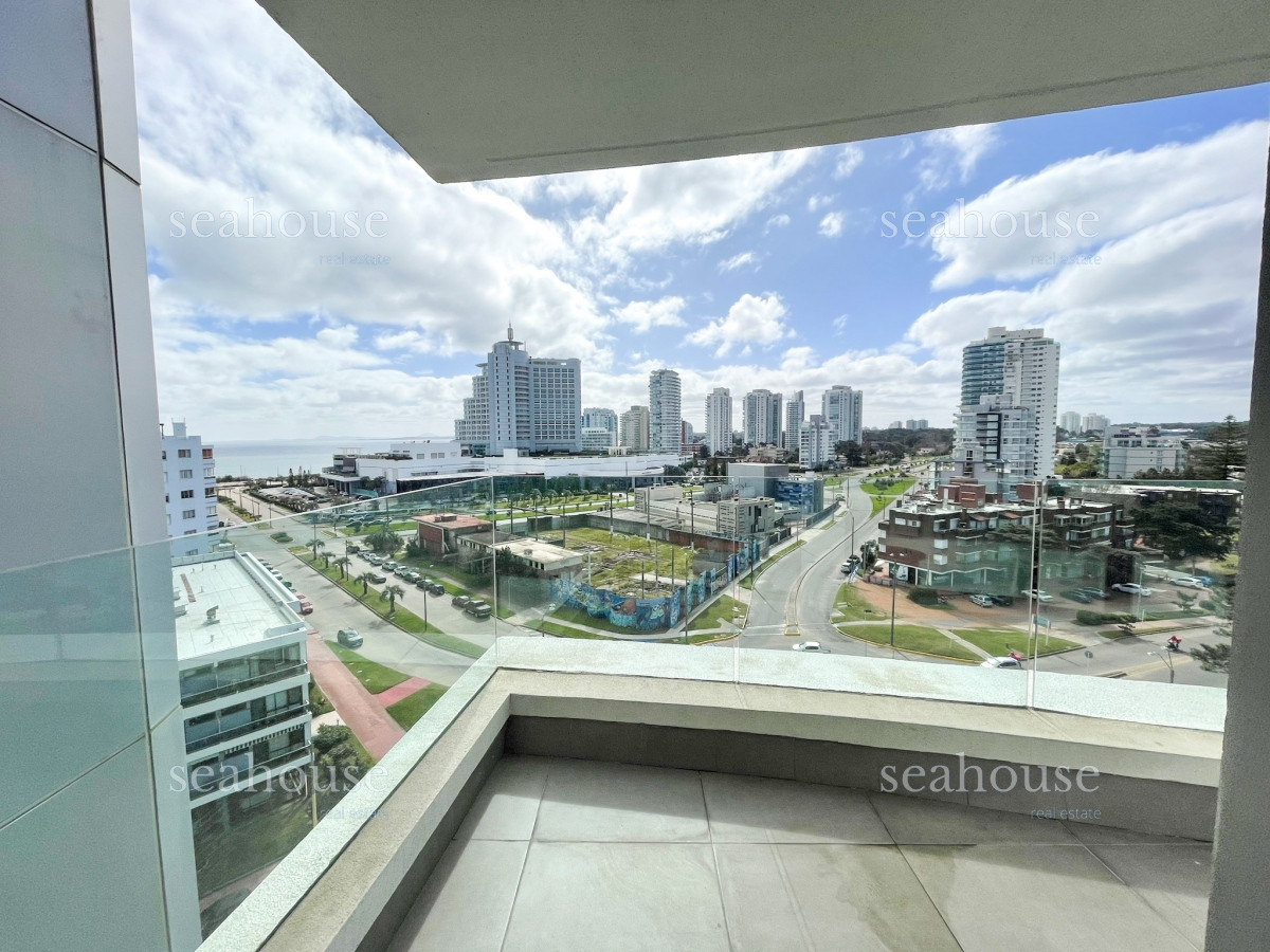 Apartamento Ref.821 - Departamento 2 dormitorios en Playa Mansa, Punta del Este