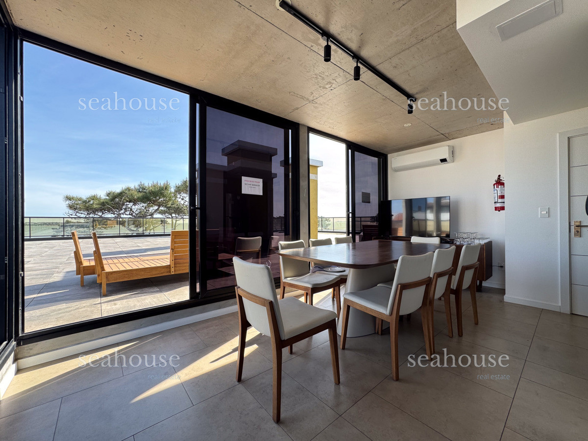 Apartamento Ref.739 - Venta apartamento 2 dormitorios en Playa Mansa, Punta del Este 