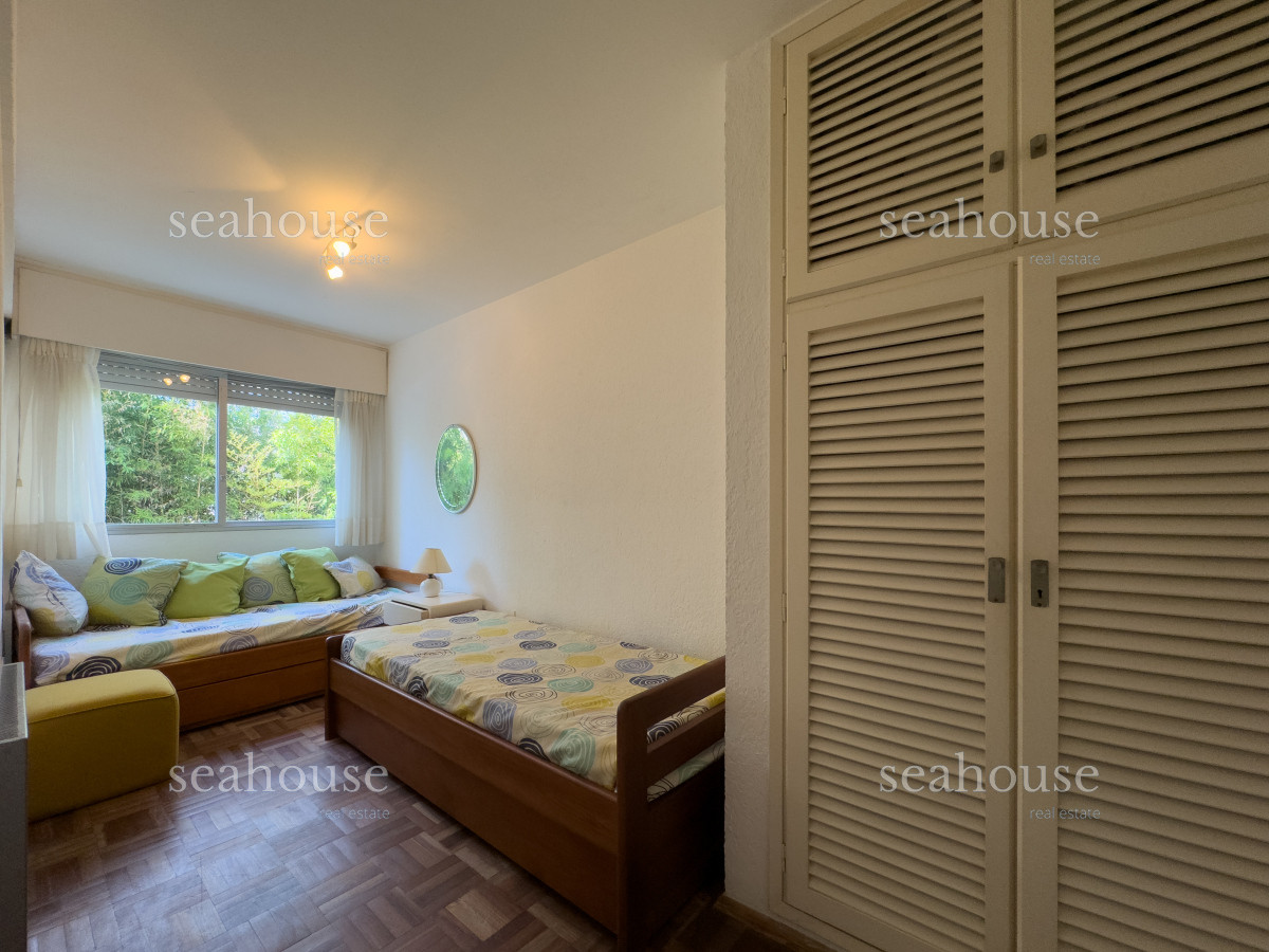 Apartamento Ref.1169 - Venta apartamento 2 dormitorios en Playa Mansa, Punta del Este 