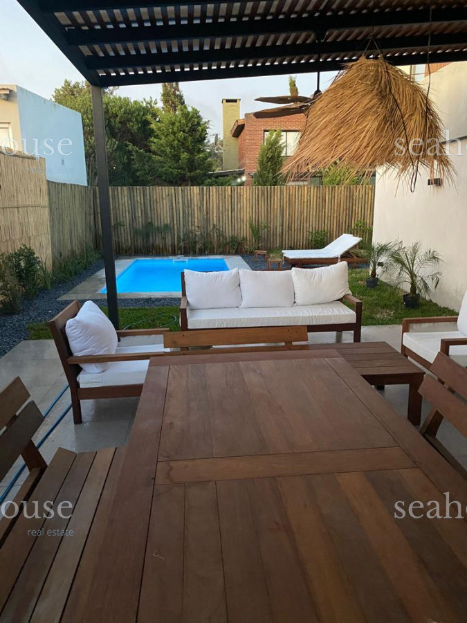 Casa Ref.1153 - Venta casa 4 dormitorios en Manantiales 