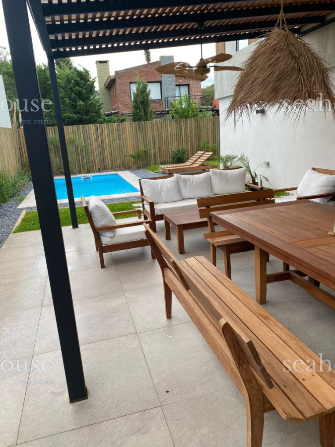 Casa Ref.1153 - Venta casa 4 dormitorios en Manantiales 