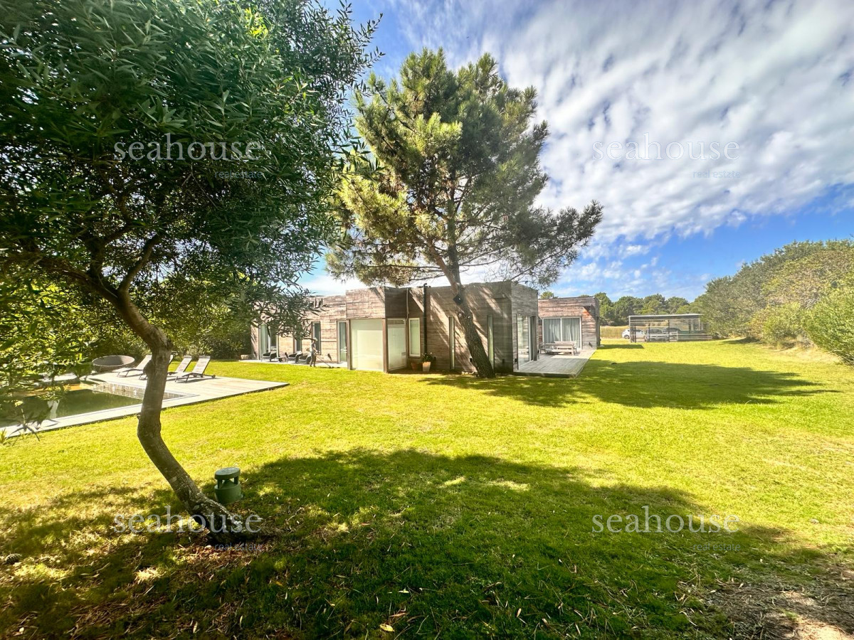 Casa Ref.1053 - Venta casa 4 dormitorios en exclusivo Barrio Privado Laguna Escondida, José Ignacio