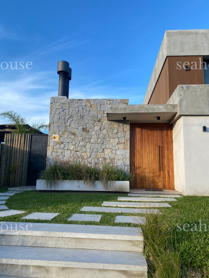 Casa Ref.1153 - Venta casa 4 dormitorios en Manantiales 