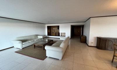 Venta apartamento 3 dormitorios frente al mar, en Peninsula brava