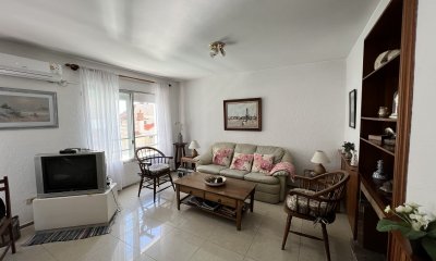 Apartamento de 3 dormitorios en Península, Punta del Este