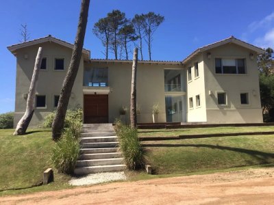 Casa en Laguna Blanca - Manantiales