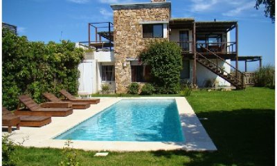 Hermosa casa frente al mar en Punta Piedras