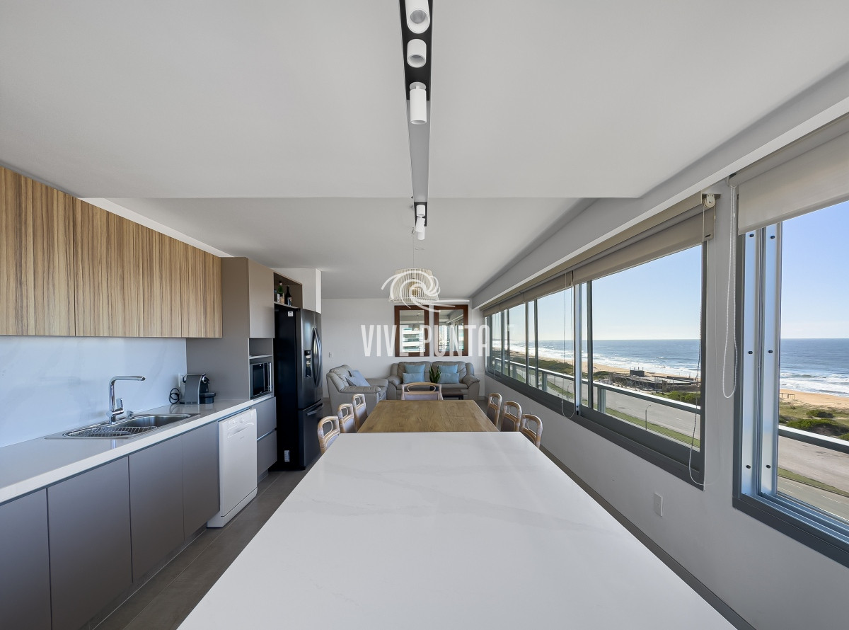Apartamento ID.861 - Venta apartamento 4 dormitorio en  Playa Brava frente al mar