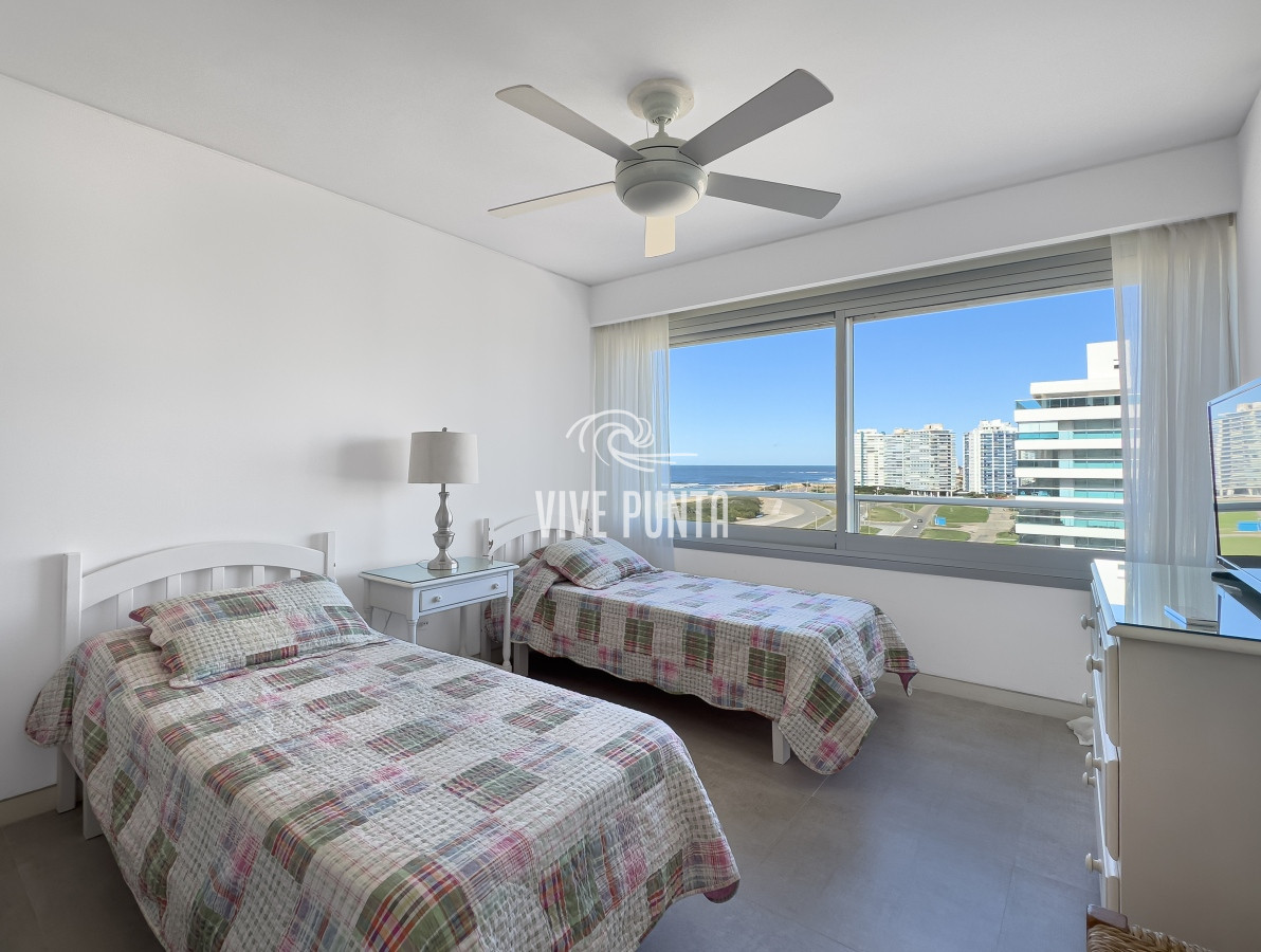 Apartamento ID.861 - Venta apartamento 4 dormitorio en  Playa Brava frente al mar