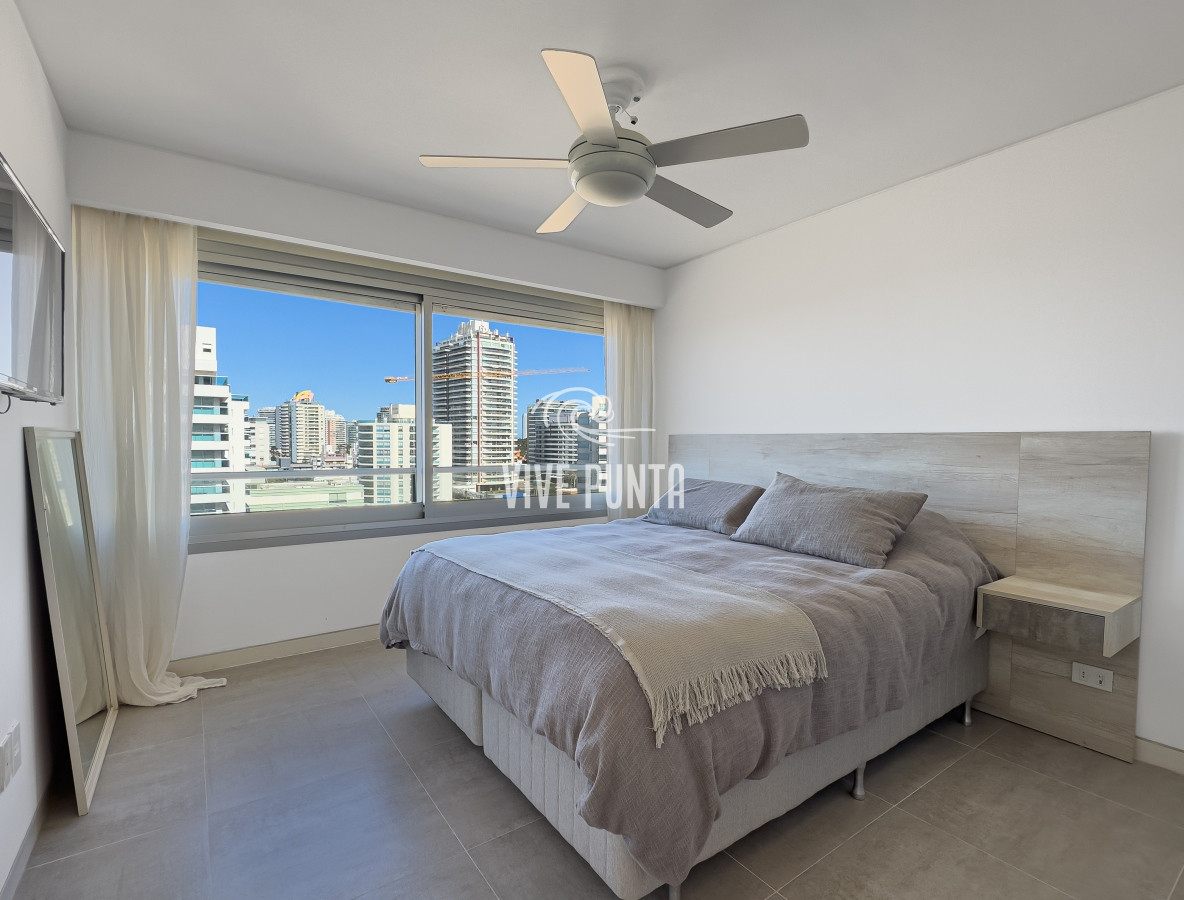 Apartamento ID.861 - Venta apartamento 4 dormitorio en  Playa Brava frente al mar