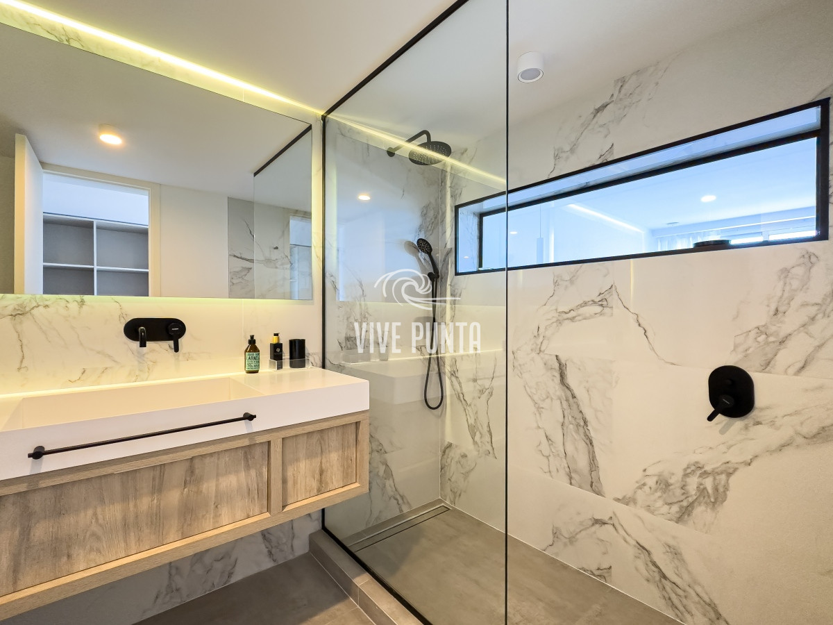Apartamento ID.861 - Venta apartamento 4 dormitorio en  Playa Brava frente al mar