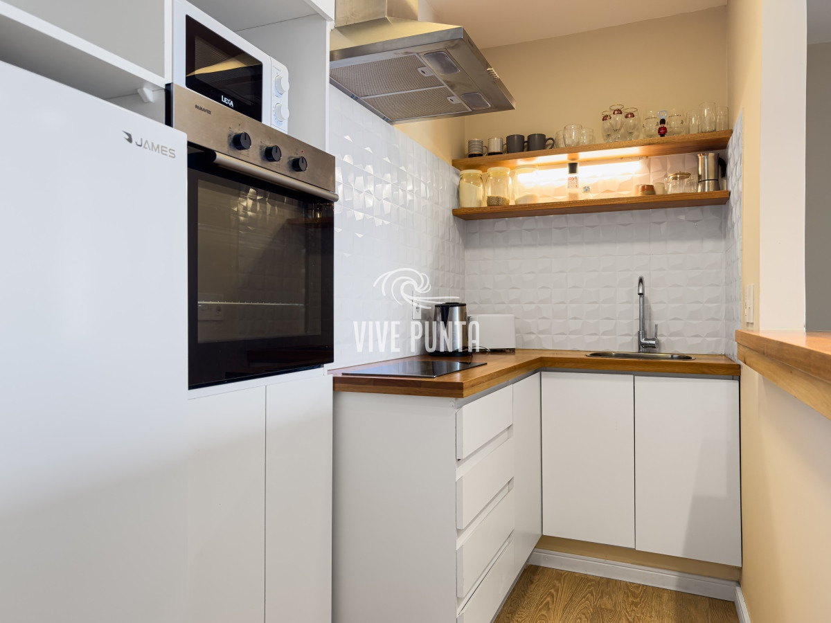 Apartamento ID.311 - Venta apartamento en Playa Mansa 1 dormitorio reciclado