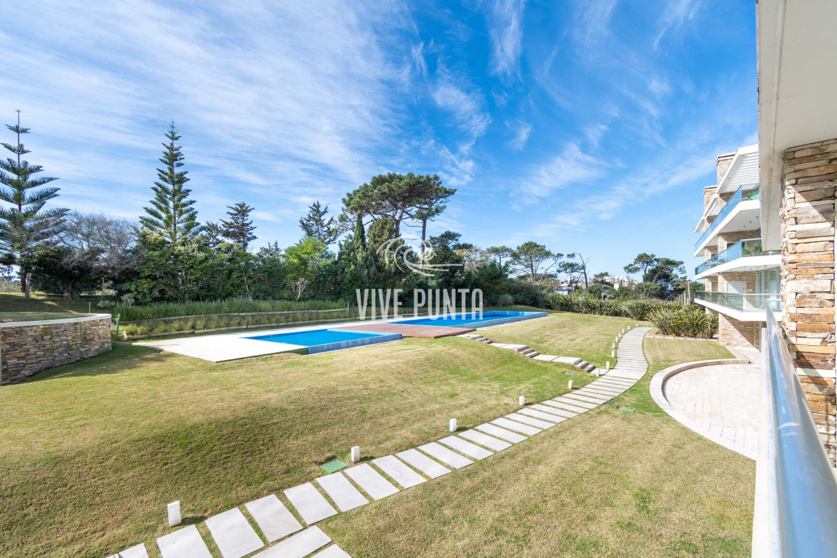 Apartamento ID.573 - Venta apartamento 1 dormitorio en Playa Brava a 100 mtrs del Mar 