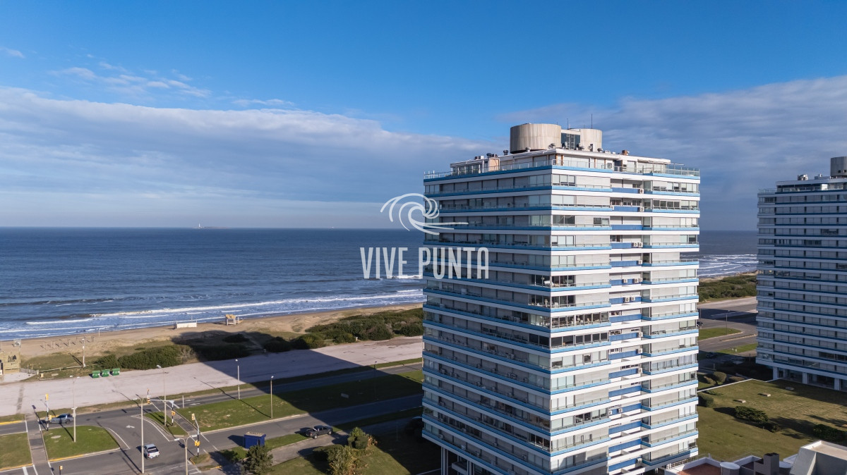 Apartamento ID.861 - Venta apartamento 4 dormitorio en  Playa Brava frente al mar