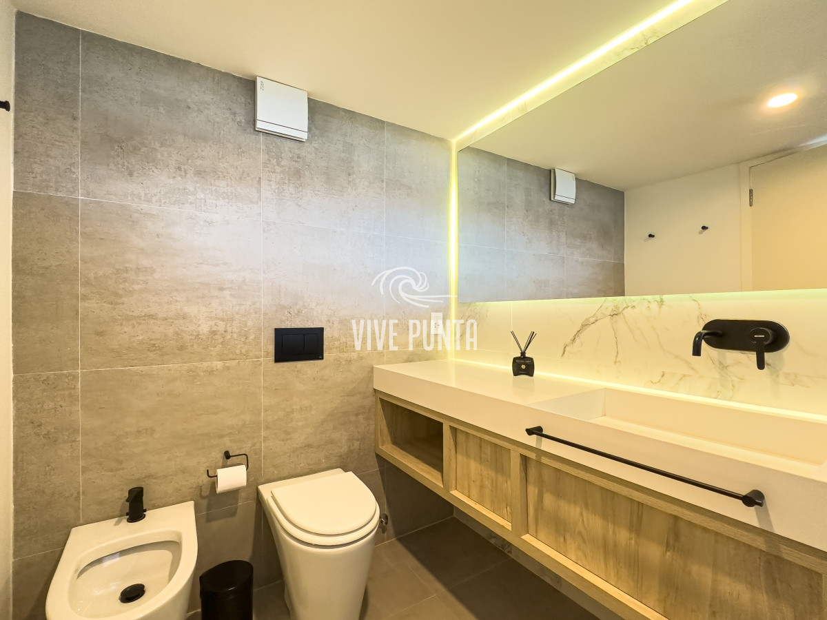Apartamento ID.861 - Venta apartamento 4 dormitorio en  Playa Brava frente al mar