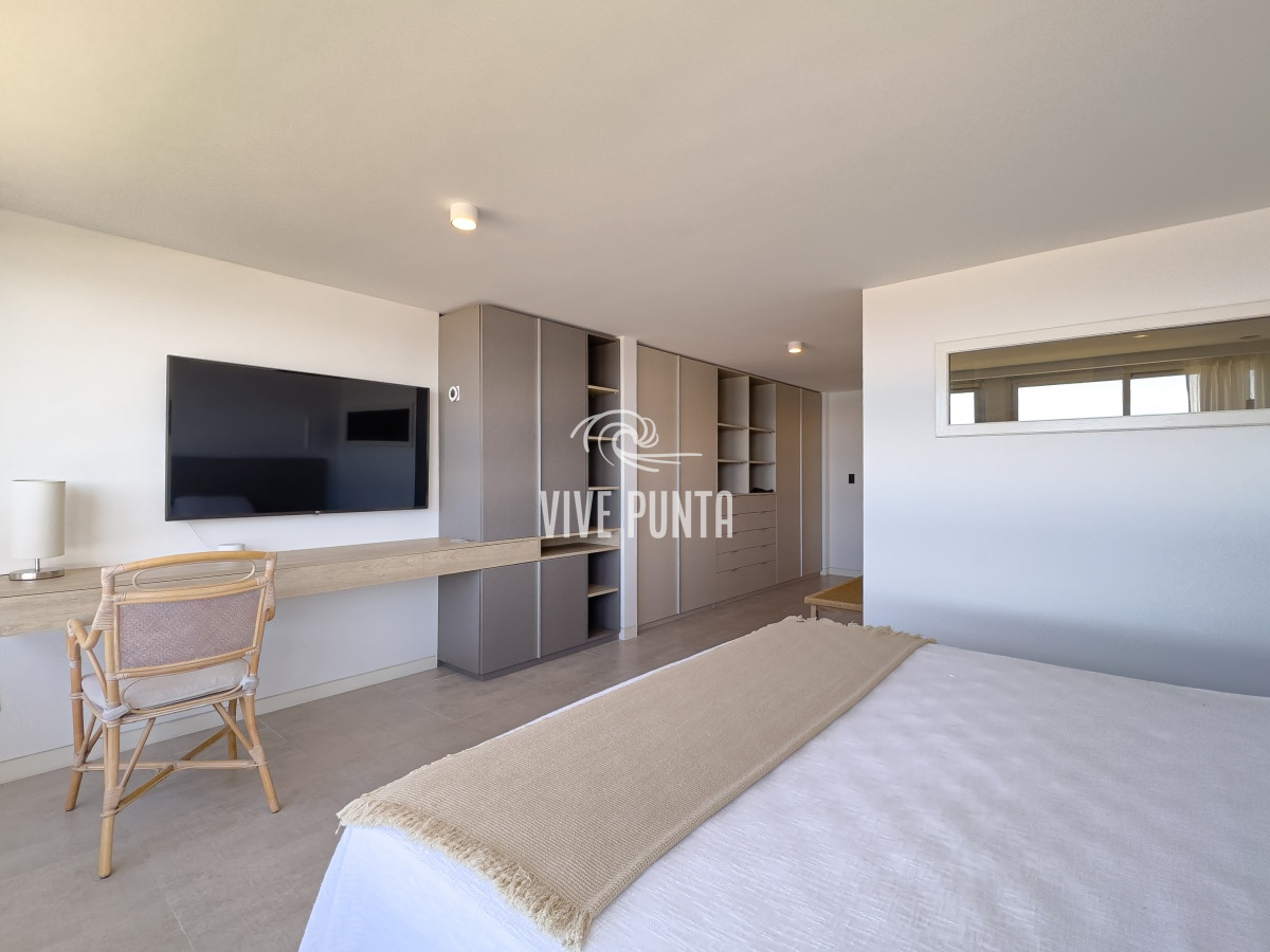 Apartamento ID.861 - Venta apartamento 4 dormitorio en  Playa Brava frente al mar
