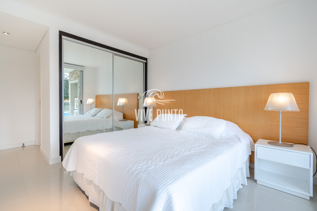 Apartamento ID.573 - Venta apartamento 1 dormitorio en Playa Brava a 100 mtrs del Mar 