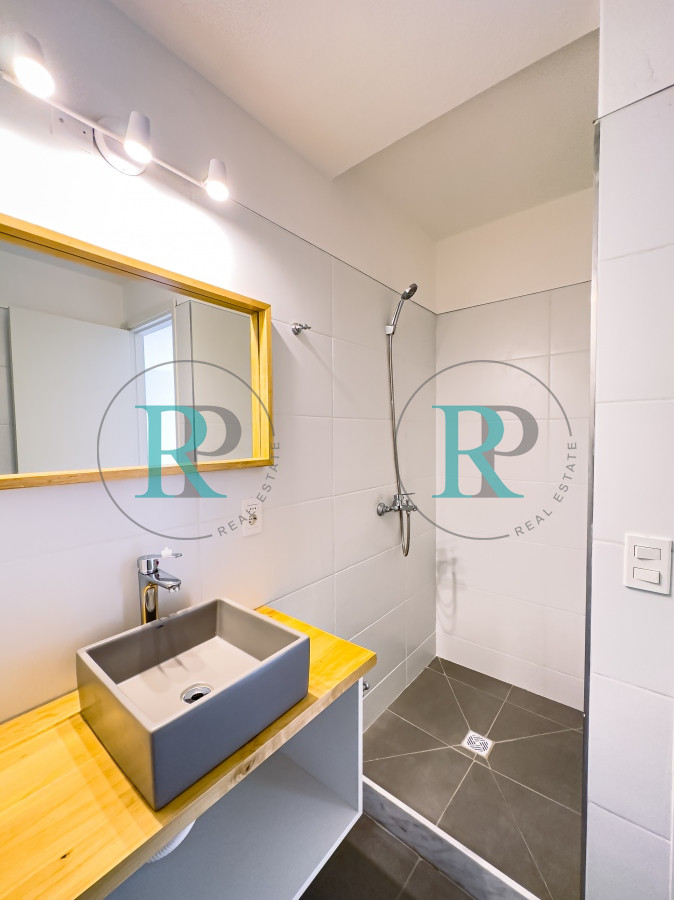 Apartamento ID.1554 - Venta apartamento  1 dormitorio reciclado en Playa Mansa, Punta del Este