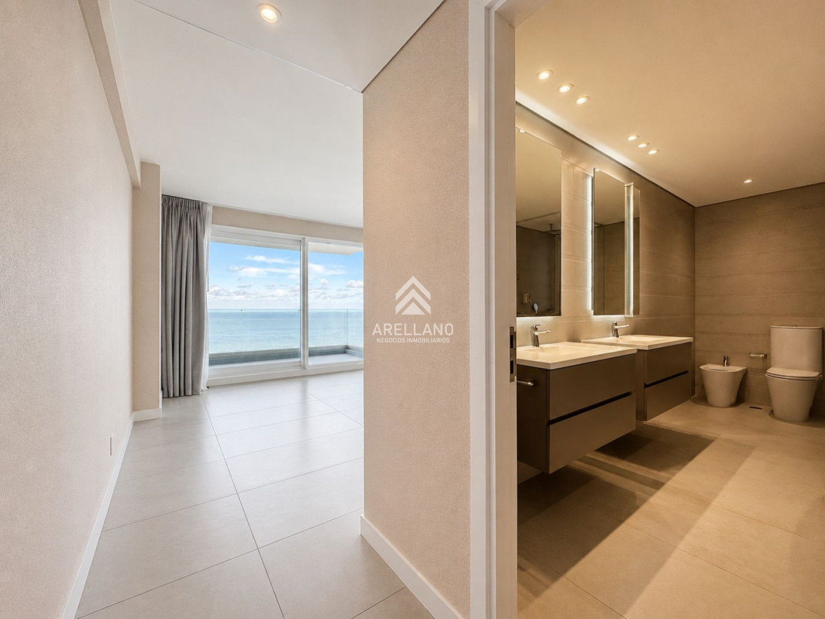 Apartamento ID.6354 - Venta apartamento 4 dormitorios  en suite en Le Parc III, Playa Brava Punta del Este.