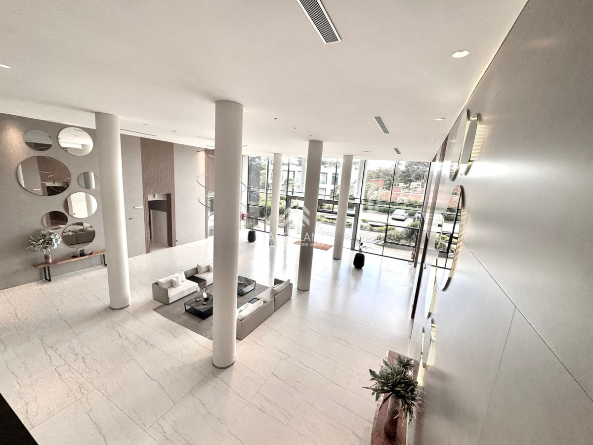 Apartamento ID.5712 - Venta apartamento 4 suites frente al mar Playa Mansa, Punta del Este 