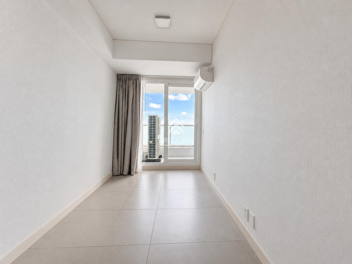 Apartamento ID.6354 - Venta apartamento 4 dormitorios  en suite en Le Parc III, Playa Brava Punta del Este.