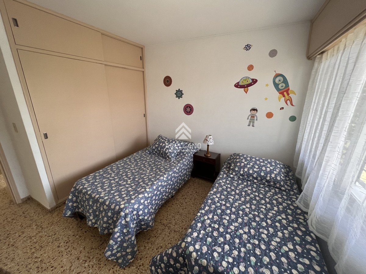 Apartamento ID.2168 - Venta apartamento 3 dormtiorios en Playa Mansa