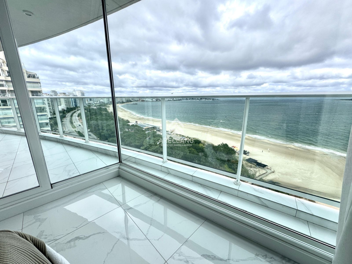 Apartamento ID.5712 - Venta apartamento 4 suites frente al mar Playa Mansa, Punta del Este 