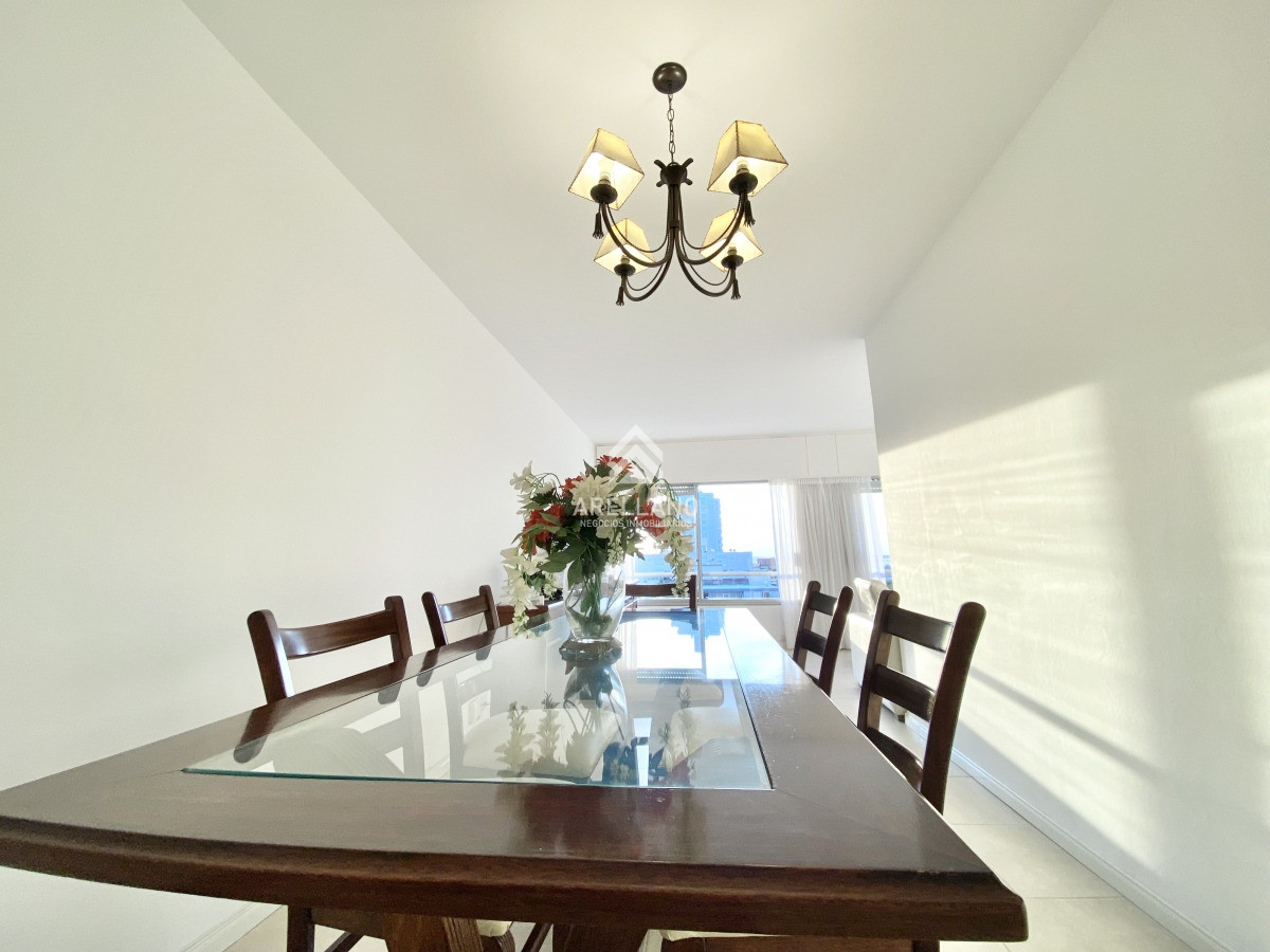 Apartamento ID.2796 - Venta apartamento de 2 dormitorios en Península, Punta del Este