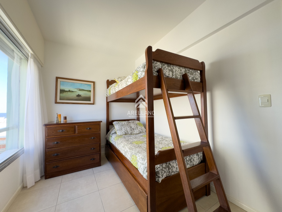 Apartamento ID.2796 - Venta apartamento de 2 dormitorios en Península, Punta del Este