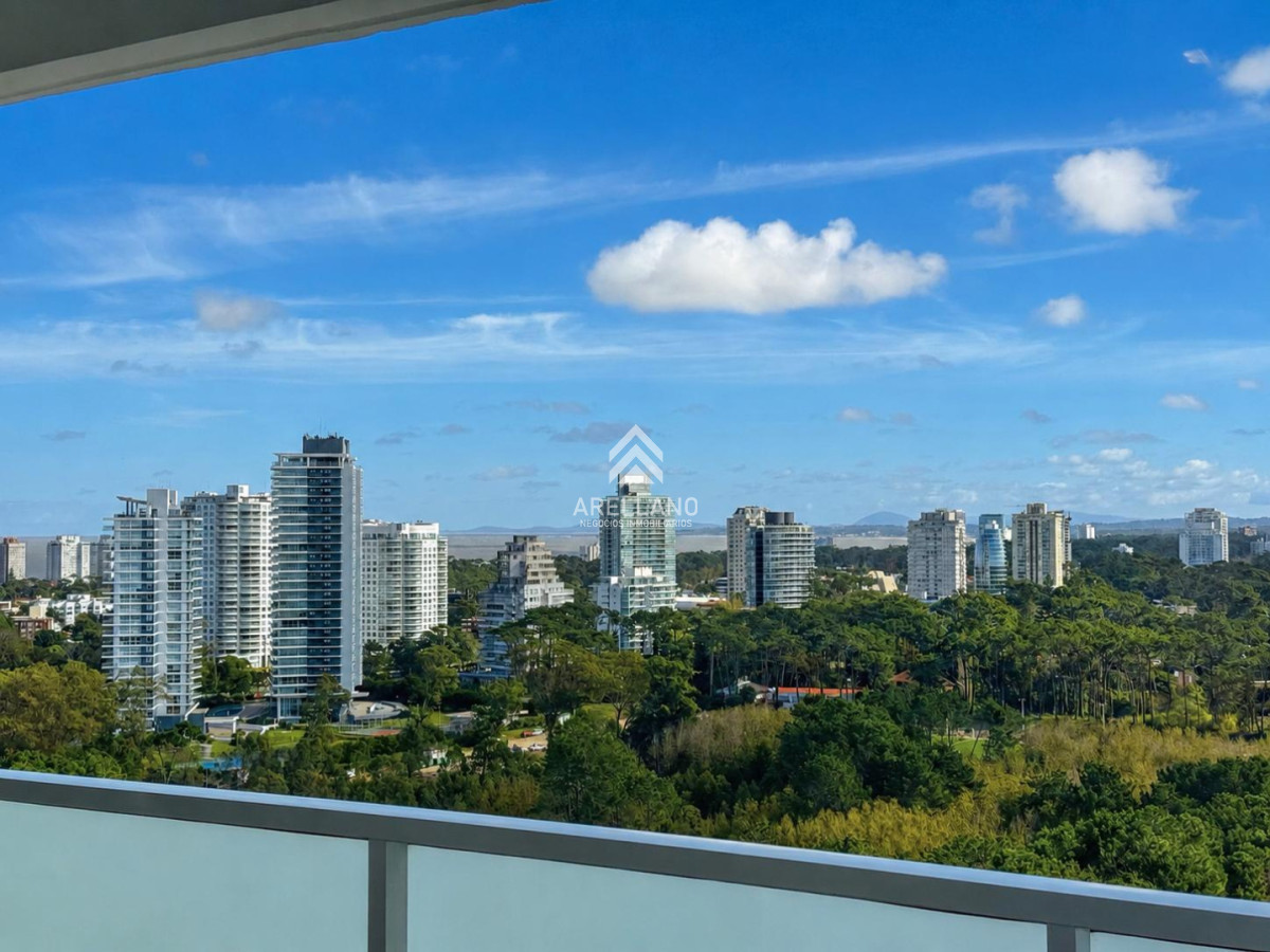 Apartamento ID.6354 - Venta apartamento 4 dormitorios  en suite en Le Parc III, Playa Brava Punta del Este.