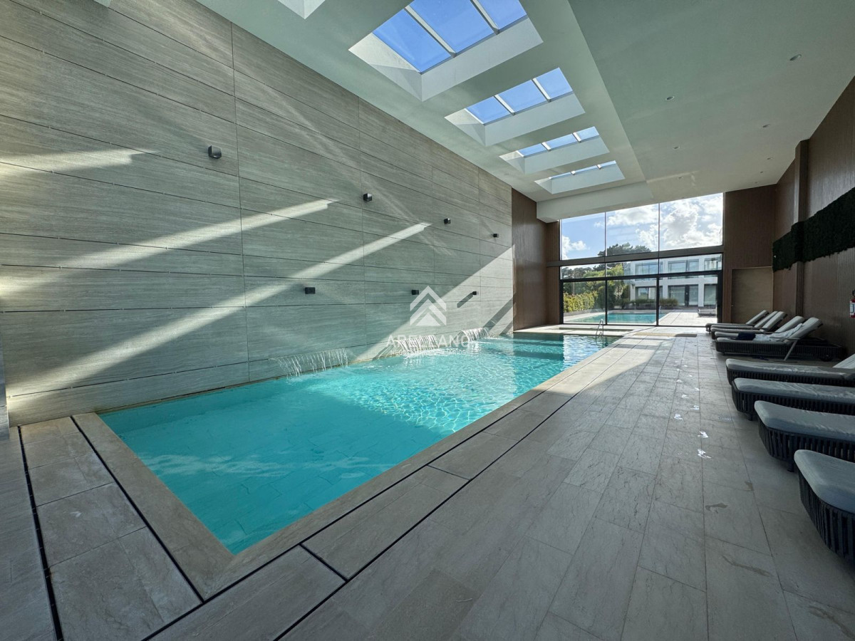 Apartamento ID.5712 - Venta apartamento 4 suites frente al mar Playa Mansa, Punta del Este 