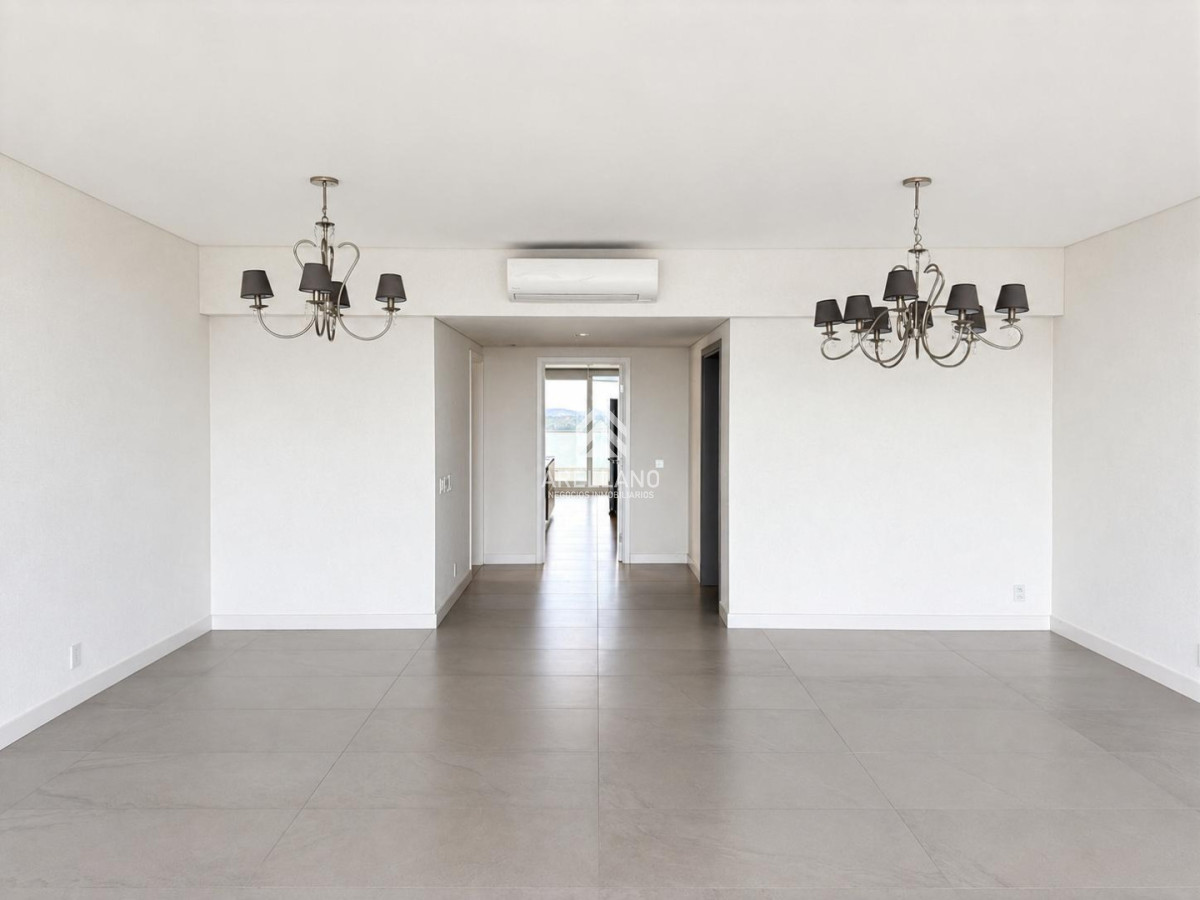 Apartamento ID.6354 - Venta apartamento 4 dormitorios  en suite en Le Parc III, Playa Brava Punta del Este.