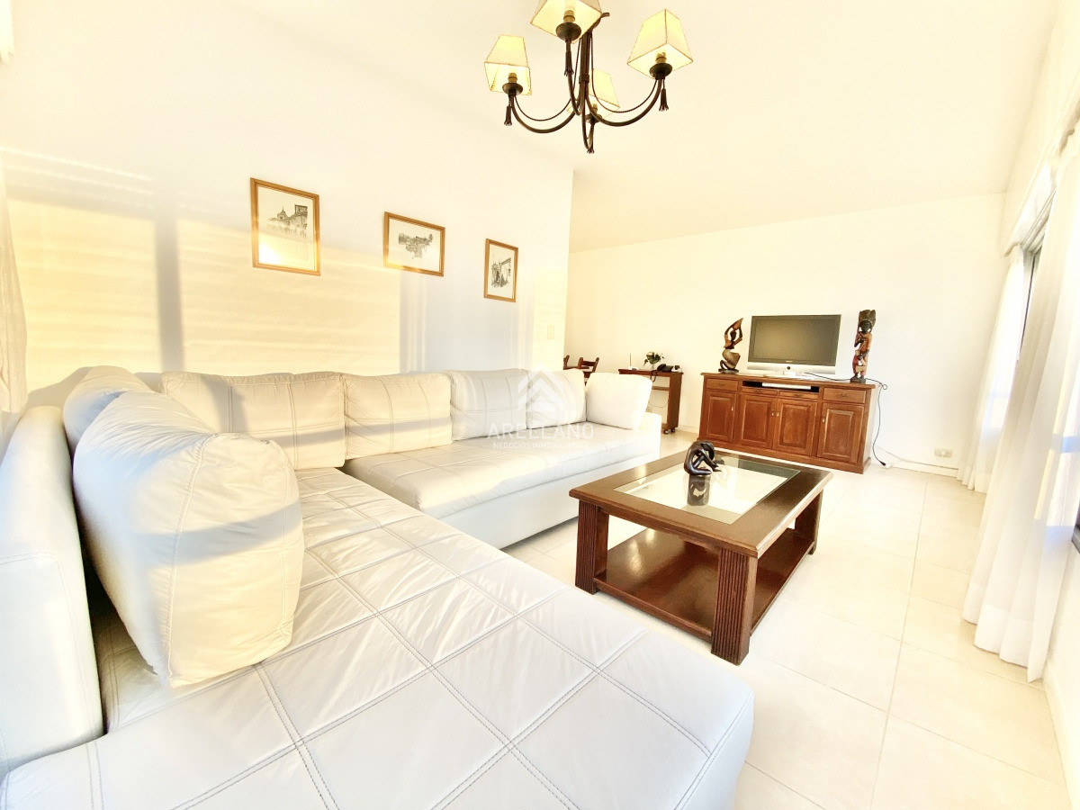 Apartamento ID.2796 - Venta apartamento de 2 dormitorios en Península, Punta del Este